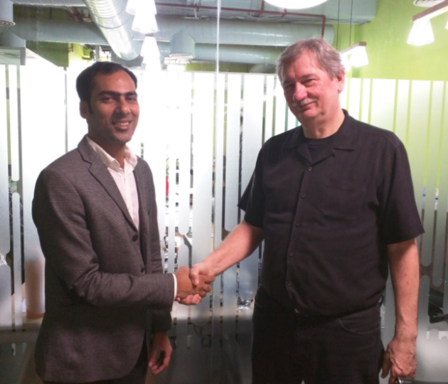 Bruce Clay with contest winner Dhananjay Kumar