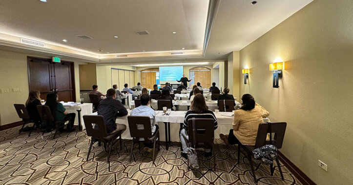 Bruce Clay hosting an in-person SEO training class.